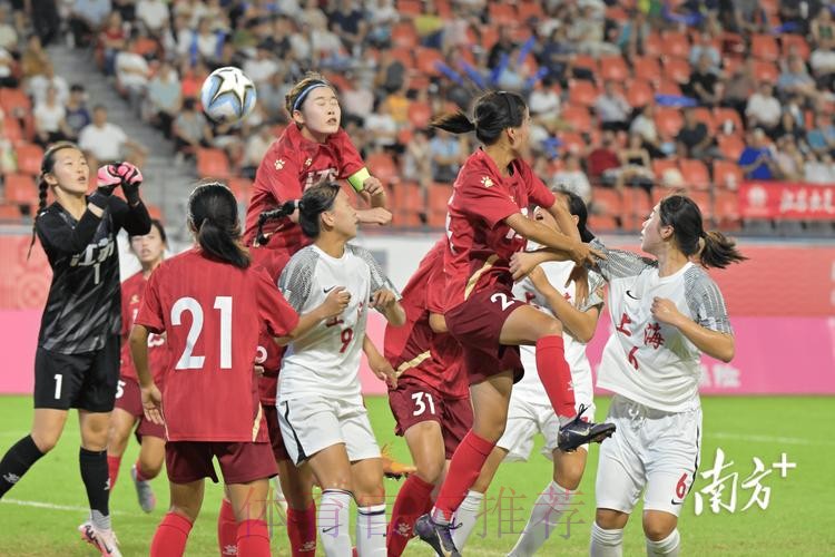 女足联赛-上海30战83分登顶 妖锋38球获金靴